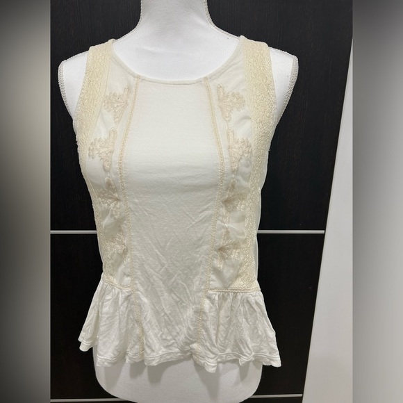 American Eagle Outfitters Tops - American Eagle Outfitters Cream Lace Tank Top